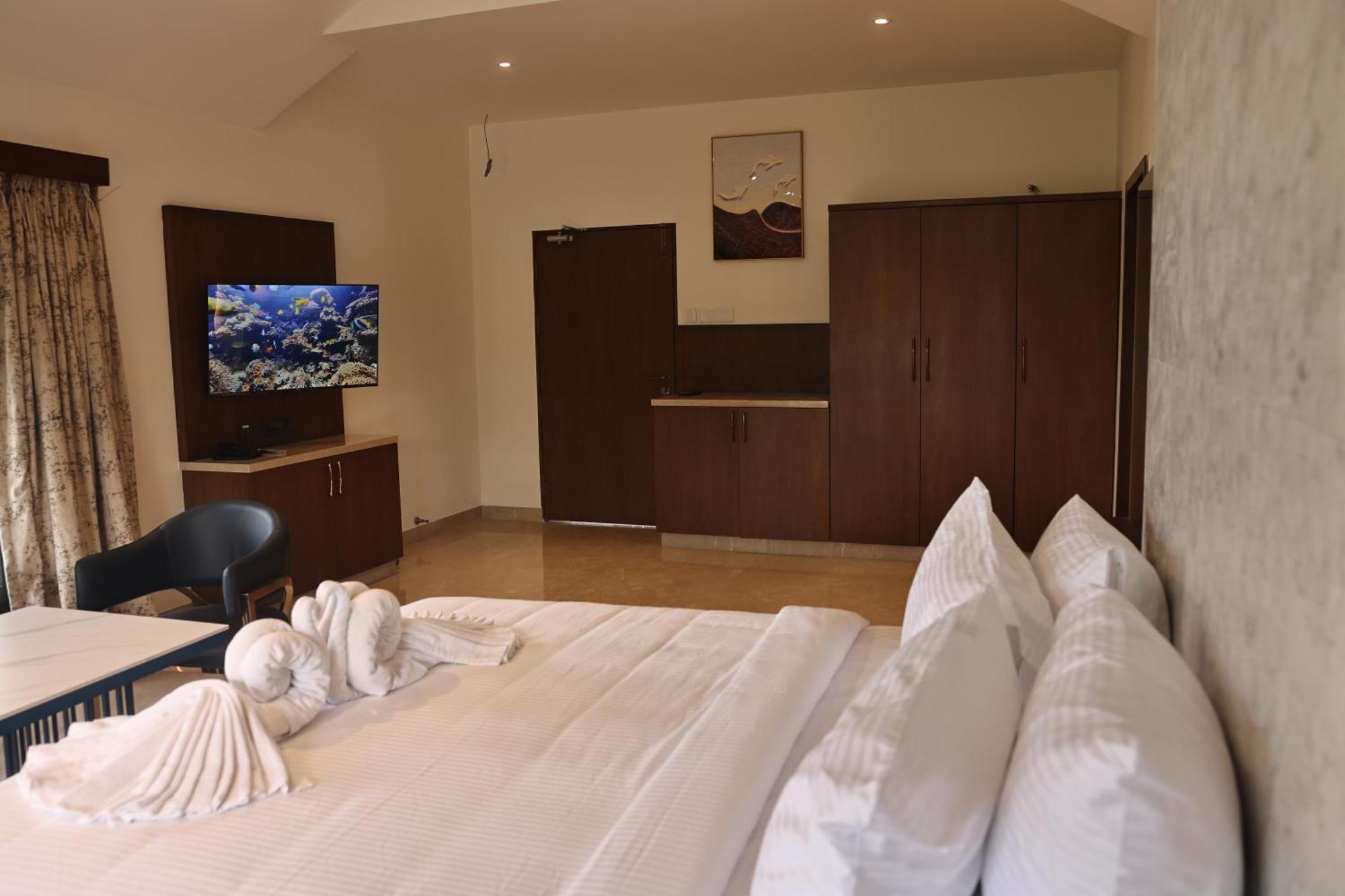 Mstays Ecr By Mirabilis Hotel Chennai Eksteriør billede